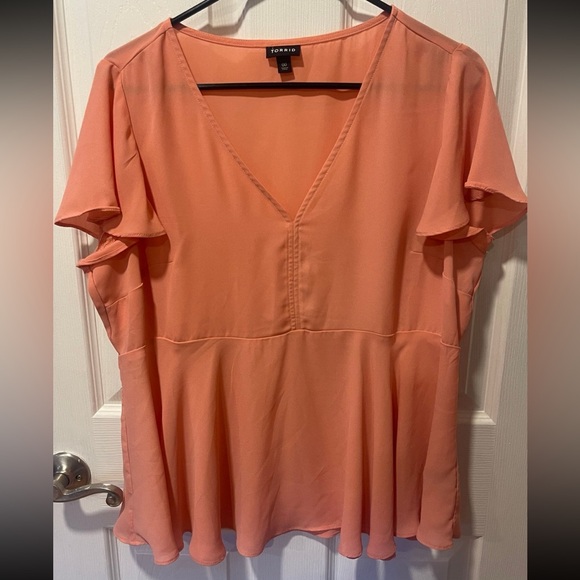 Torrid Peachy Pink Sheer Blouse Size 00 (M/L) - Picture 1 of 3